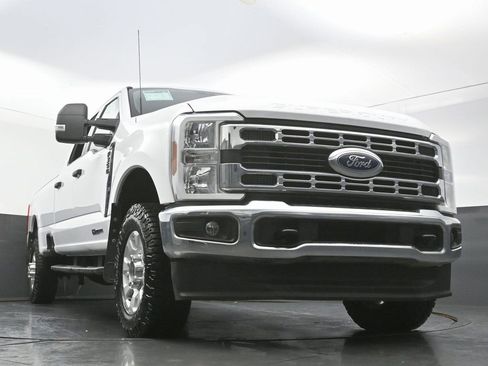 Used 2024 Ford F350 XLT image 54