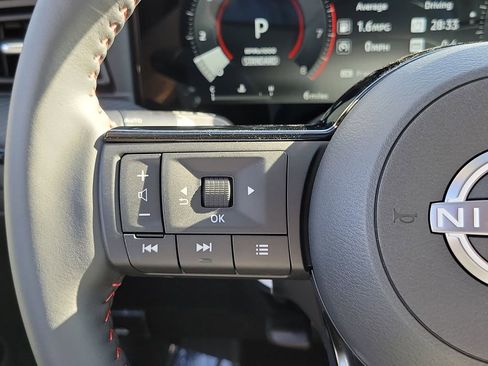 New 2026 Nissan Kicks SR w/ SR Premium Package FWD image 5