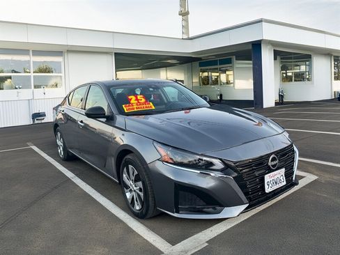 Used 2025 Nissan Altima 2.5 S FWD image 1