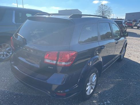 Used 2017 Dodge Journey SXT w/ Comfort/Convenience Group image 3