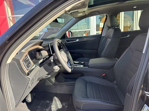 New 2026 Volkswagen Atlas SEL image 10