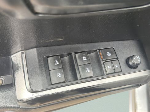 Used 2022 Toyota Tacoma SR5 RWD image 17