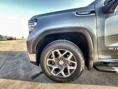 New 2026 GMC Sierra 1500 SLT image 35
