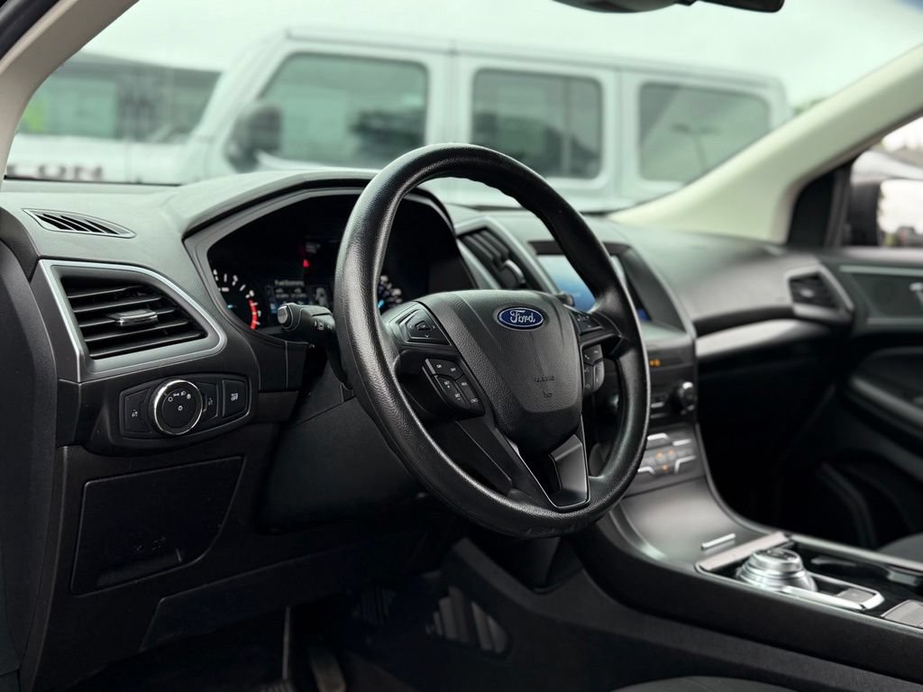 Used 2020 Ford Edge SE w/ Cargo Accessory Package FWD image 10
