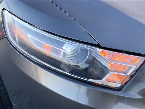 Used 2017 Ford Taurus Limited FWD image 25