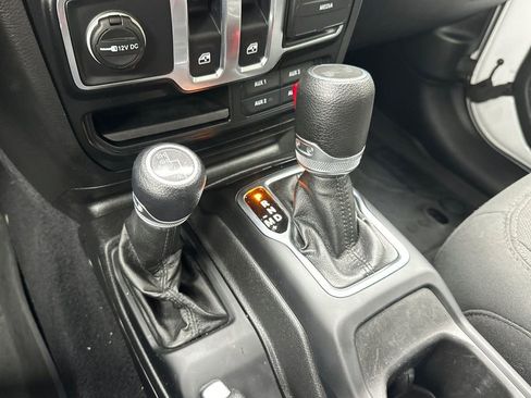 Used 2022 Jeep Wrangler Willys image 22