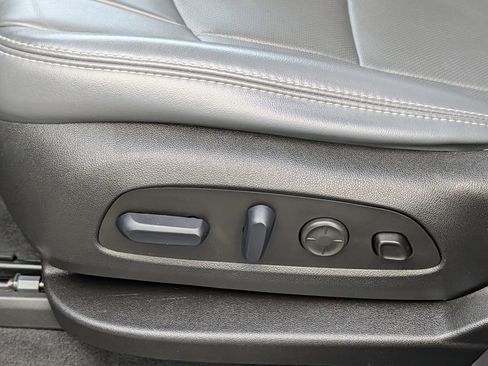 Used 2024 Buick Enclave Premium image 23