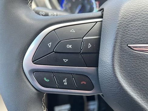 Used 2024 Chrysler Pacifica Touring-L FWD image 20
