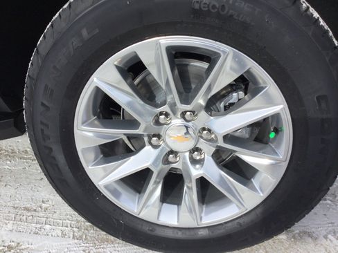 New 2026 Chevrolet Suburban Premier image 6