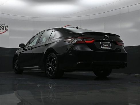 Used 2024 Toyota Camry SE image 23