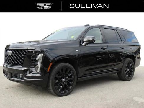 Certified 2026 Cadillac Escalade Platinum Sport w/ LPO, ONYX Package AWD/4WD image 4