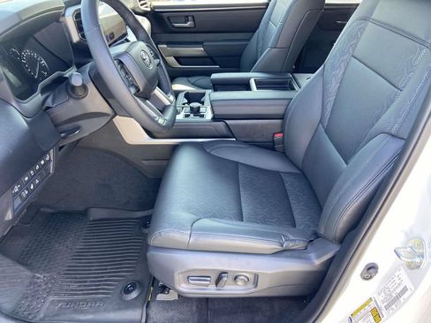 Used 2025 Toyota Tundra SR5 w/ SR5 Premium Package AWD/4WD image 18