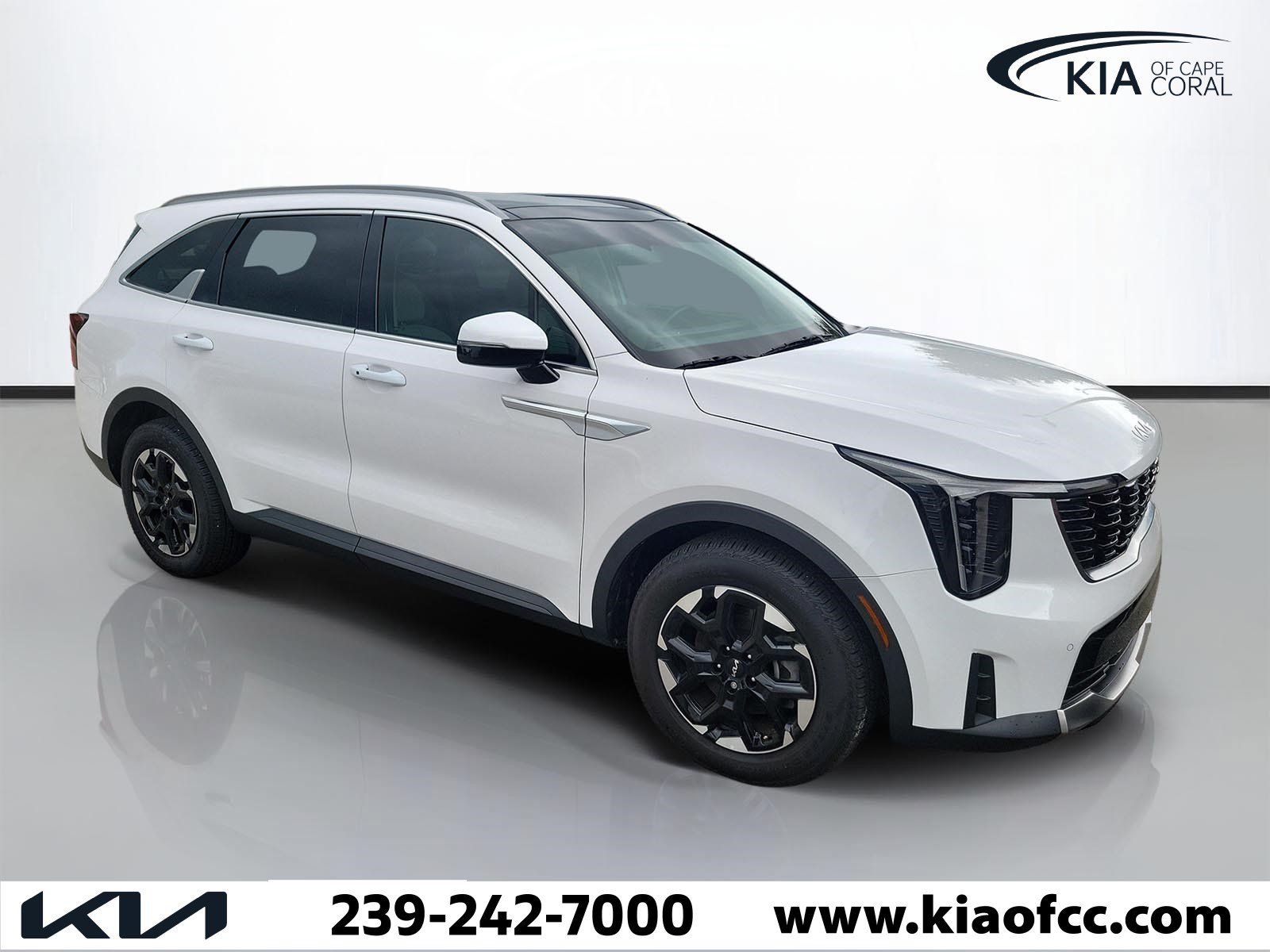 Certified 2025 Kia Sorento S w/ Panoramic Sunroof Package FWD image 1