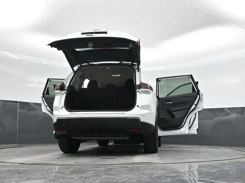 Used 2026 Nissan Rogue SV FWD image 51