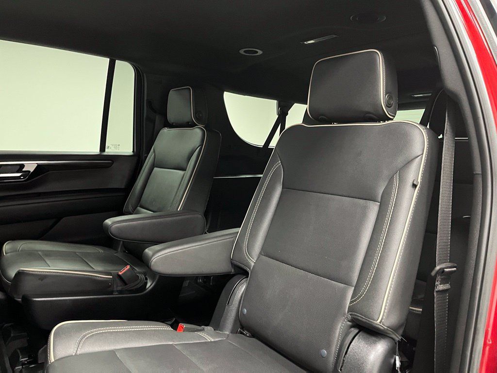 Used 2025 Chevrolet Suburban Premier AWD/4WD image 46