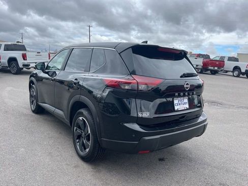 Used 2025 Nissan Rogue SV image 10