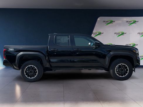 Used 2025 Toyota Tacoma TRD Off-Road image 8