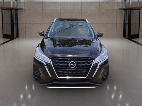 Used 2023 Nissan Kicks SV FWD image 4