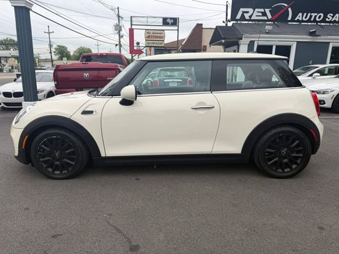 Used 2018 MINI Cooper 2-Door Hardtop FWD image 3