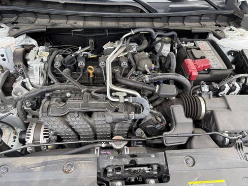 Used 2025 Nissan Altima 2.5 SV FWD image 27