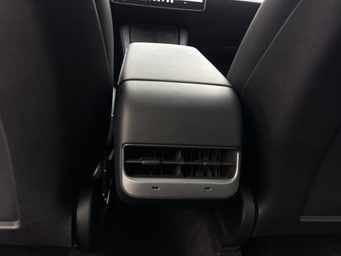 Used 2023 Tesla Model Y Long Range AWD/4WD image 69