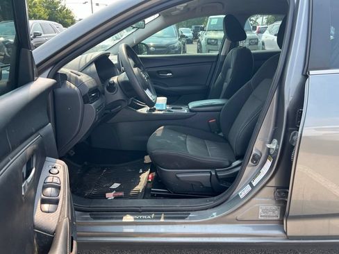 Used 2024 Nissan Sentra SV FWD image 5
