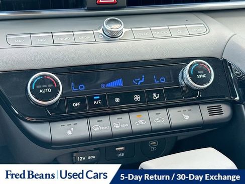 Used 2024 Hyundai Elantra SEL w/ Convenience Package image 16