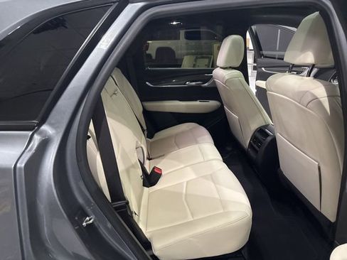 Certified 2022 Cadillac XT5 Sportv image 34