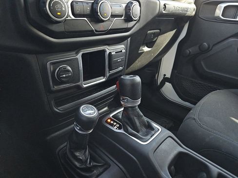 Certified 2021 Jeep Wrangler Sport image 40