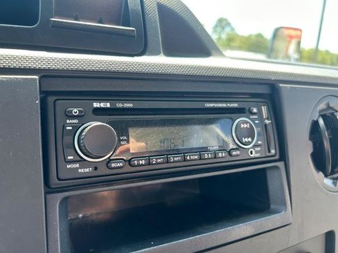 Used 2015 Ford E-350 and Econoline 350 Super Duty image 13