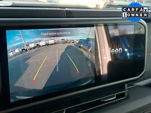 Used 2025 Jeep Wrangler Unlimited Rubicon image 18