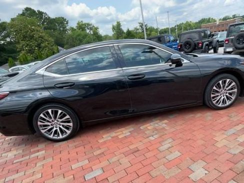 Used 2021 Lexus ES 350 w/ Premium Package FWD image 2