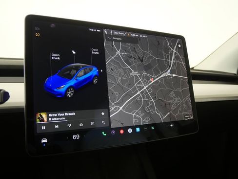 Used 2021 Tesla Model Y Long Range image 22