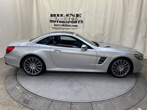 Used 2017 Mercedes-Benz SL 550 image 11