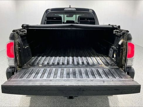 Used 2020 Toyota Tacoma TRD Sport AWD/4WD image 7