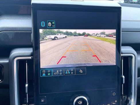 Used 2025 GMC Yukon XL Denali AWD/4WD image 21