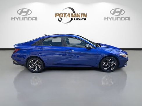 Certified 2025 Hyundai Elantra Sport image 4