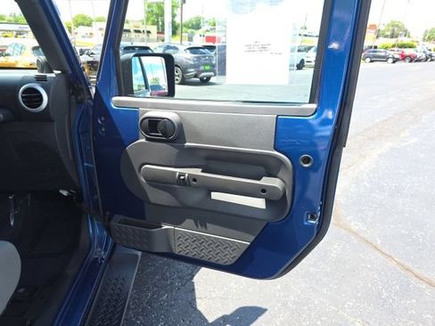 Used 2010 Jeep Wrangler Sahara w/ Dual Top Group AWD/4WD image 32