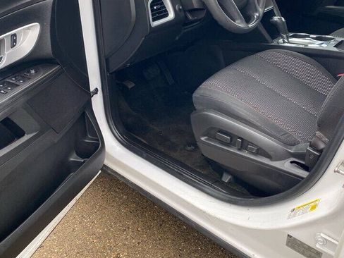 Used 2017 Chevrolet Equinox LS AWD/4WD image 5