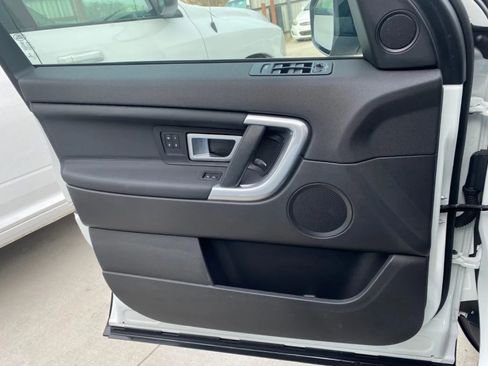 Used 2019 Land Rover Discovery Sport HSE image 26