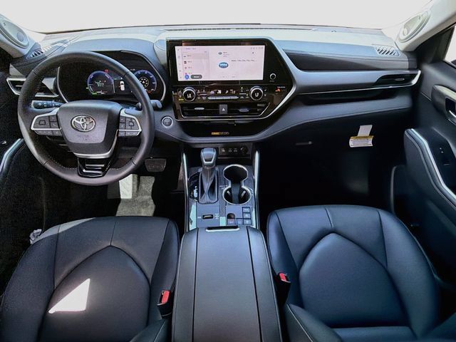 Used 2026 Toyota Highlander Limited AWD/4WD image 16