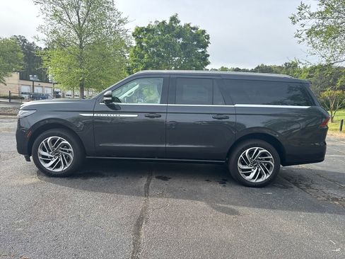 New 2025 Lincoln Navigator L Reserve image 23