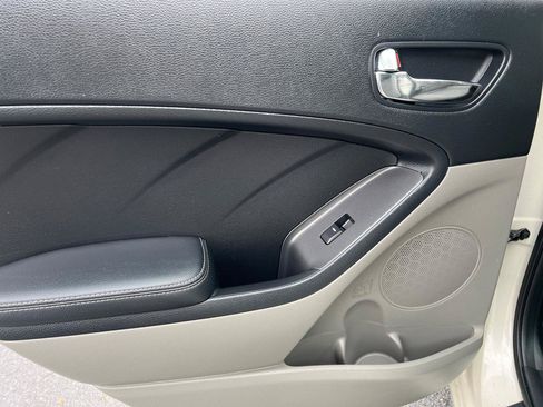 Used 2015 Kia Forte LX FWD image 22