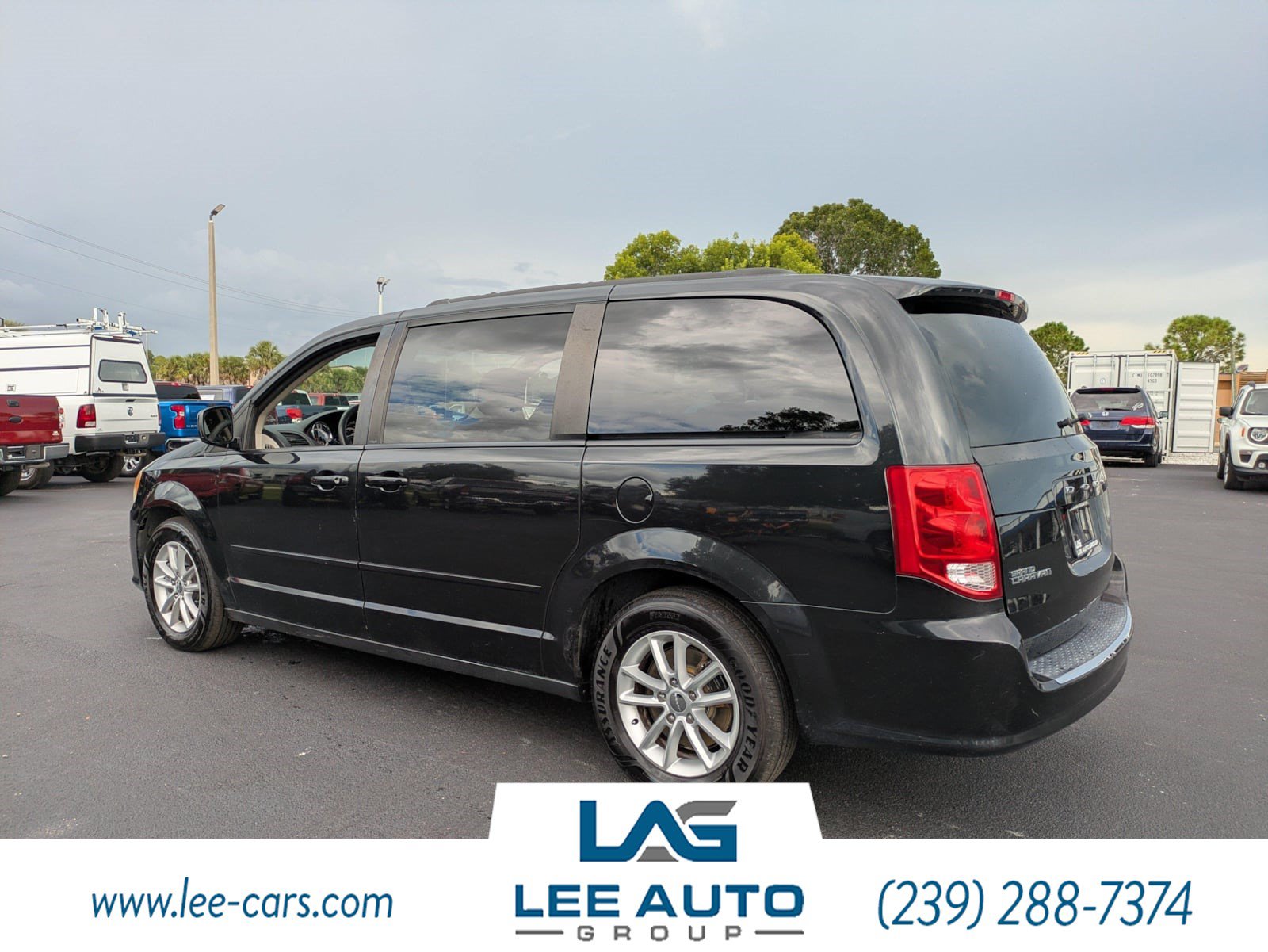 Used 2013 Dodge Grand Caravan SXT w/ Entertainment Group 1 FWD image 5