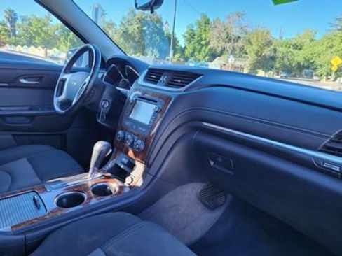 Used 2013 Chevrolet Traverse LT w/ LPO, 'HIT The Road' Package AWD/4WD image 9
