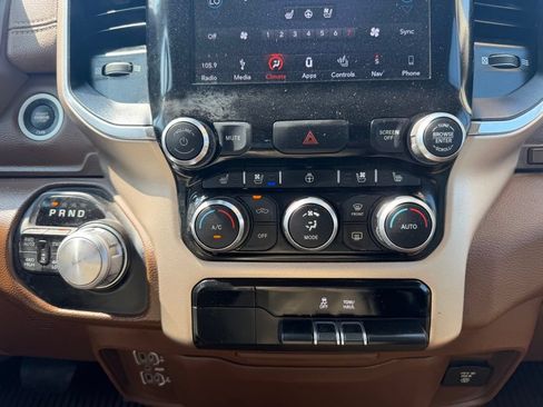 Used 2019 RAM 1500 Laramie AWD/4WD image 21