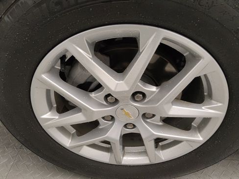 Used 2023 Chevrolet Equinox LS image 31