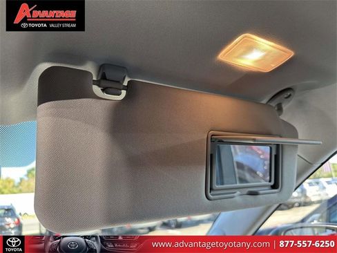 Used 2023 Toyota Highlander Limited image 39