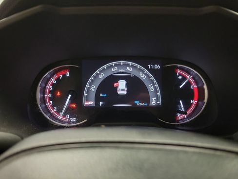 Used 2023 Toyota RAV4 LE AWD/4WD image 27