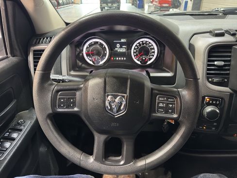 Used 2018 RAM 1500 Express image 19